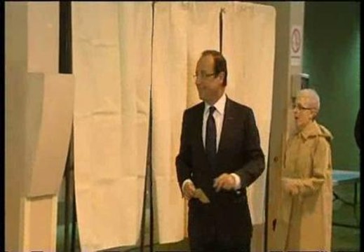 Hollande y Sarkozy votan en la primera ronda de las legislativas