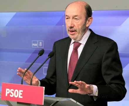 Rubalcaba dice que Bankia ha sido el detonante del rescate