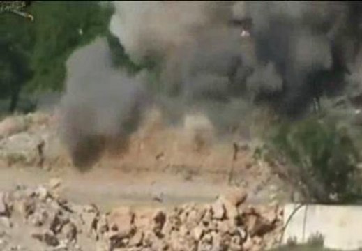 Los rebeldes sirios vuelan un tanque del Ejército