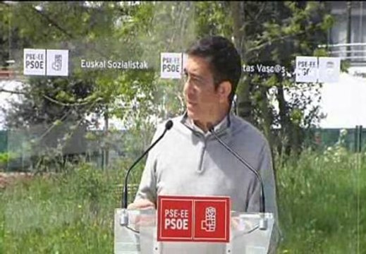 Patxi López insiste en que no aplicará los recortes del PP en educación y sanidad