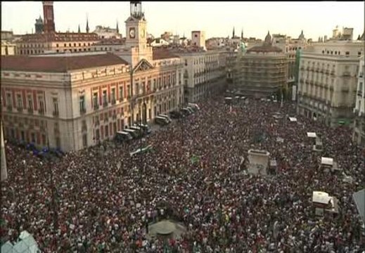 Sol, abarrotado un año después