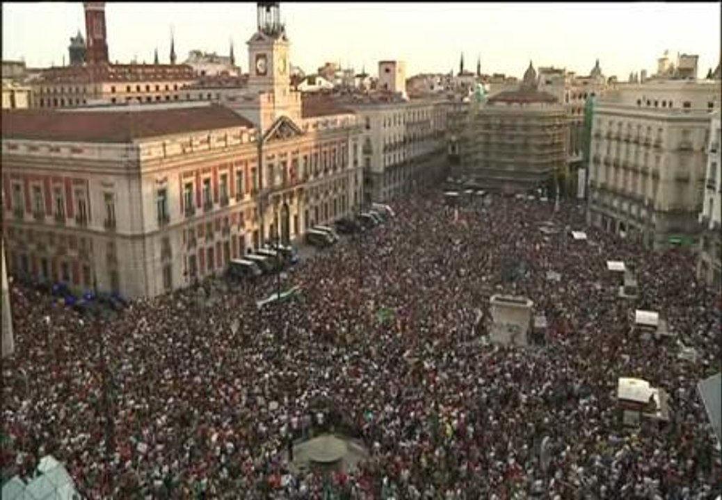 Sol, abarrotado un año después