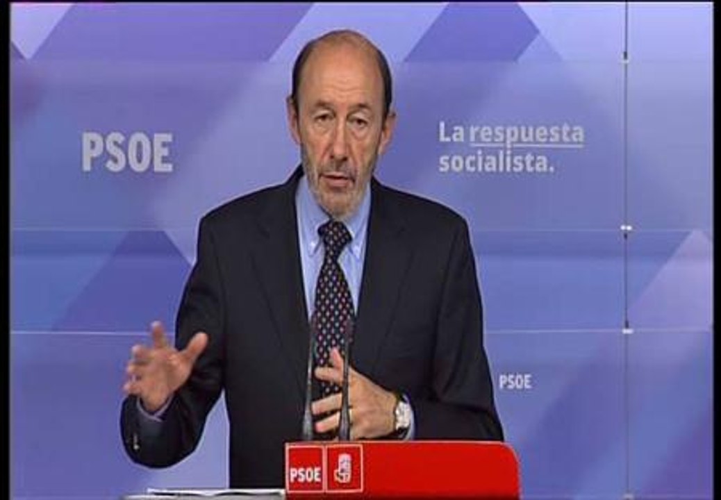 Rubalcaba: "Con el PP lo que estaba mal va a peor y lo que iba bien, lo está destrozando"