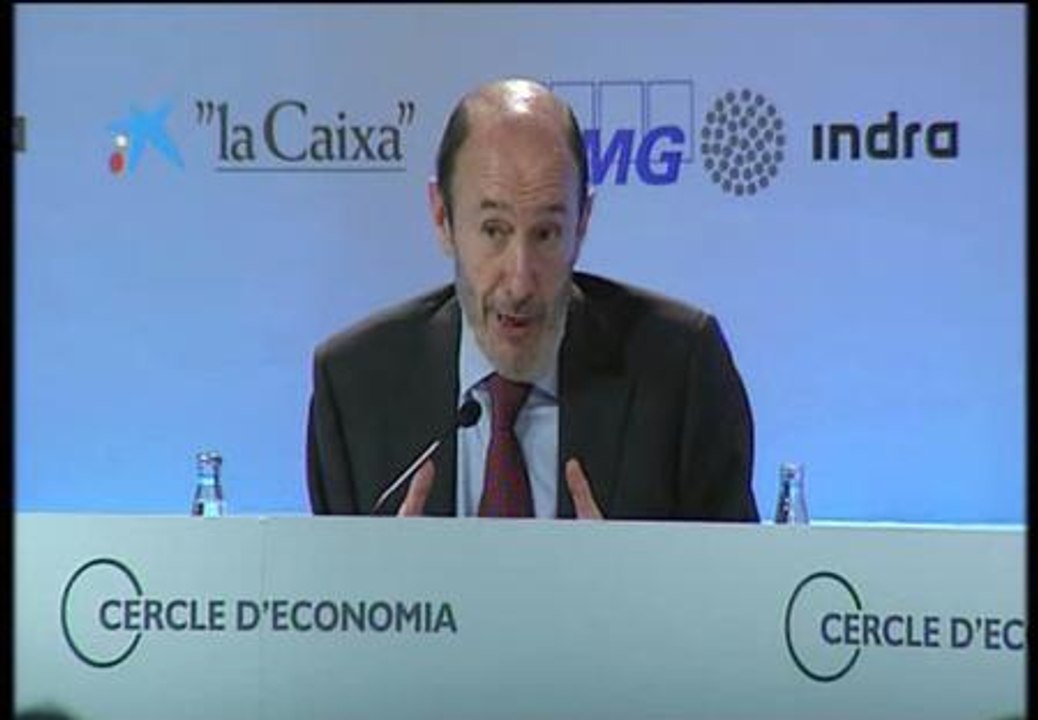 Rubalcaba: "Hay que dar una imagen política de fortaleza fuera que España necesita como el comer"