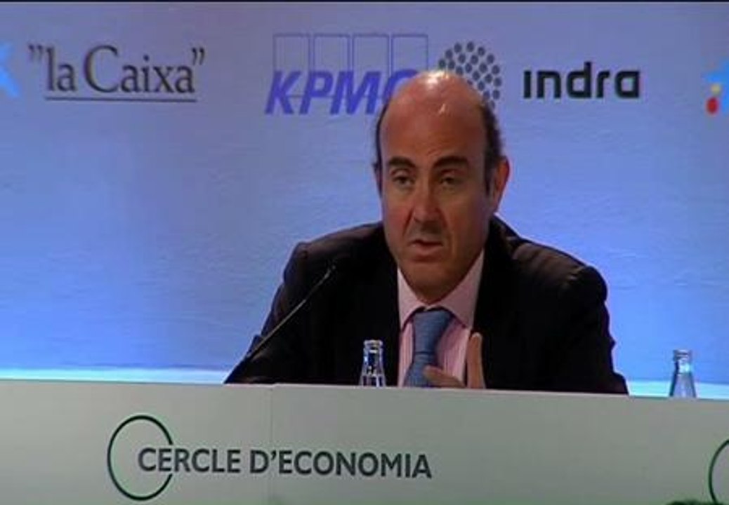 De Guindos: "La batalla del euro se está librando en España e Italia"