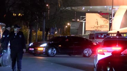 Erdoğan'ın Kısıklı'daki Evinin Önünde Toplanmaya Başladılar -2