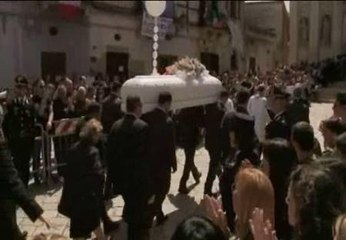 Italia despide a la estudiante muerta en el atentado del sábado