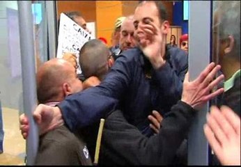 En España hay 22.000 millones de euros de 700.000 ahorradores atrapados en las preferentes