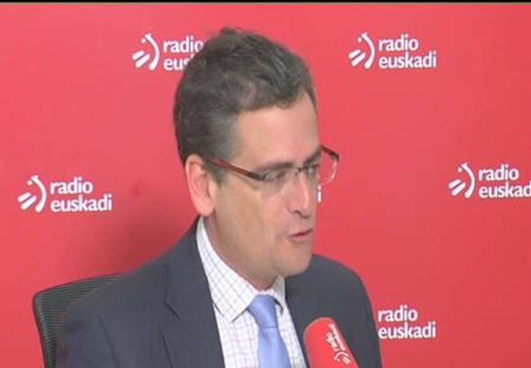 Exige "actuar ya contra los jetas que se llevan millones de euros de los bancos y cajas después de haberlas hundido"