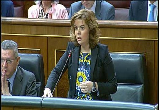 Sáenz de Santamaría: El debate entre crecimiento y austeridad es falso y fraudulento