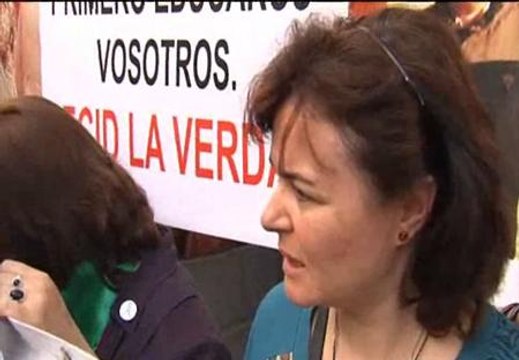 Cientos de personas se concentran para apoyar a la madre de Ruth y José