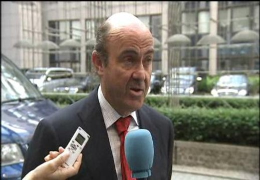 De Guindos: Nadie ha hablado de acudir al fondo de rescate