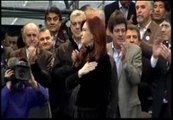 Cristina Fernández celebra con un baño de masas la expropiación de YPF