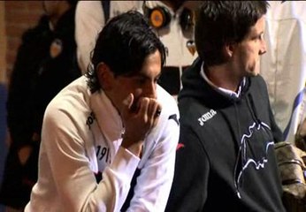 La afición del Valencia, enfadada en el Calderón: "Jugadores, mercenarios"