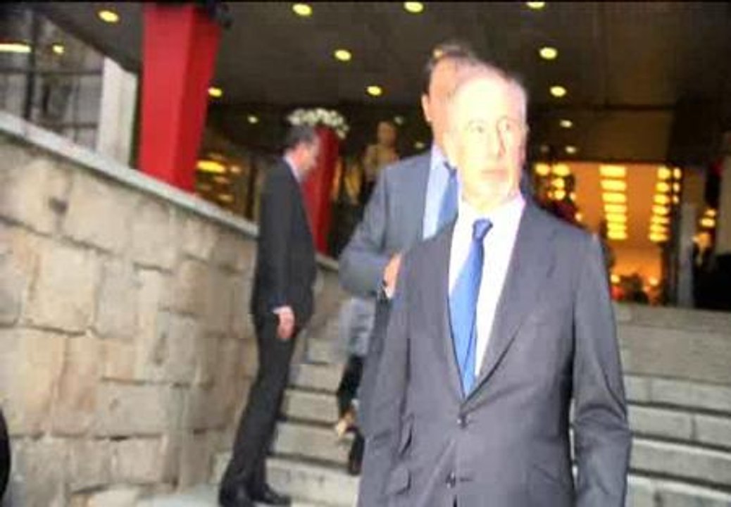 Rato envía un mensaje tranquilizador a clientes e inversores de Bankia