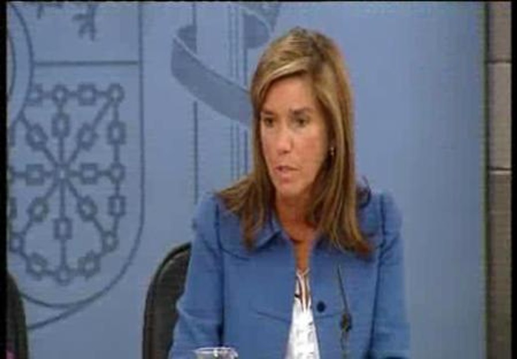Ana Mato: "Vamos a acabar con los abusos que cometen algunos extranjeros"