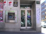 Roban en banco de Madrid a través de alcantarilla