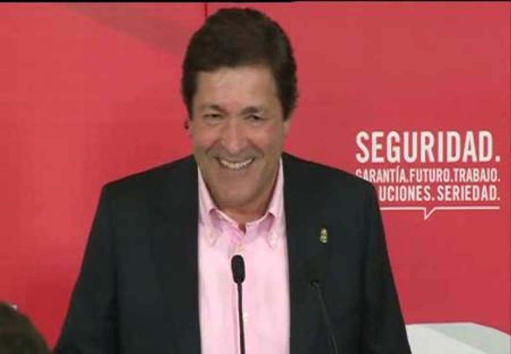 Javier Fernández: "Estamos dispuestos a asumir la responsabilidad de gobernar en Asturias"