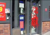 Desconocidos atacan una sucursal bancaria en Bilbao