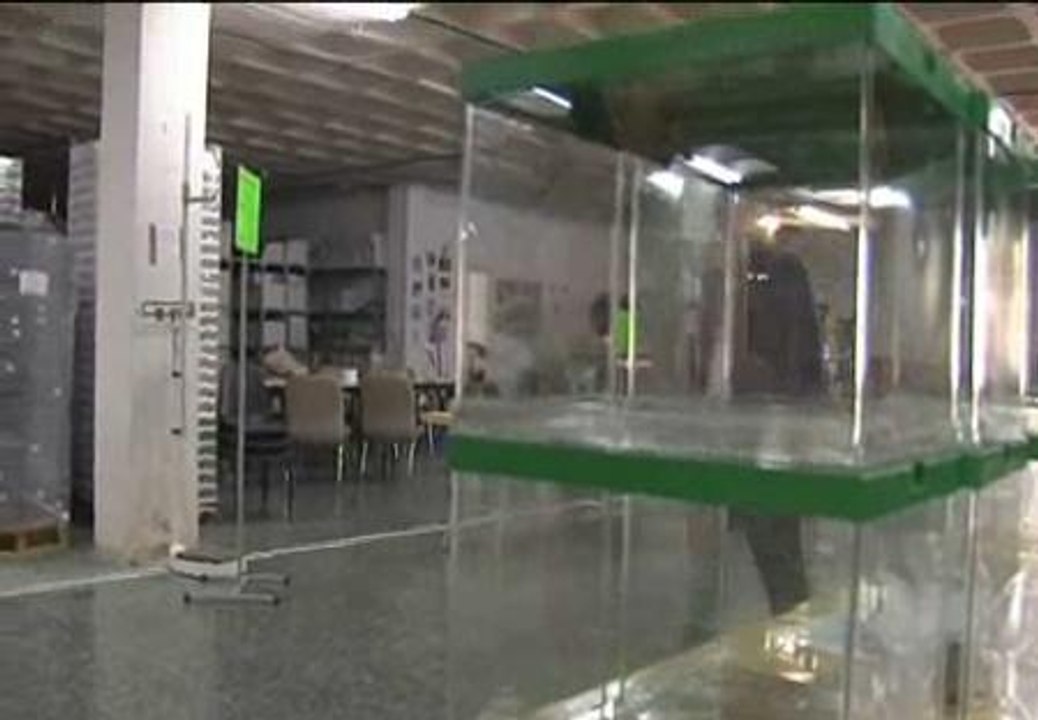 Urnas y papeletas preparadas en Andalucía