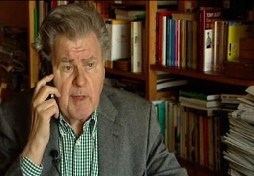 Unos ancianos alemanes recuperan un maletín con 2.000 euros gracias a la bondad de dos taxistas