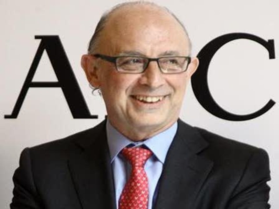 Montoro rechaza subir IVA, IRPF y Especiales