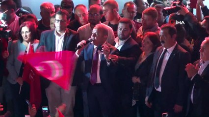 Böcek CHP il binasında partililerle buluştu