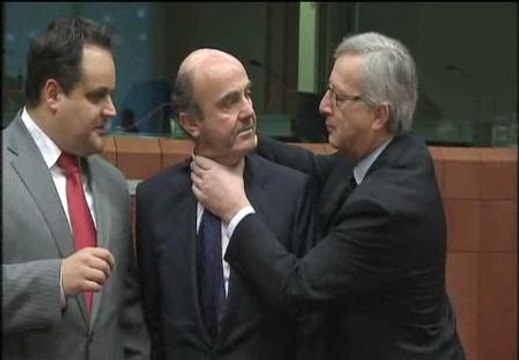Peculiar recibimiento de Jean - Claude Juncke a Luis De Guindos en Bruselas