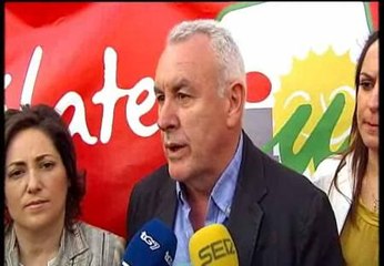 Cayo Lara señala la "falta de cortesía y de piedad" de Rajoy con los trabajadores