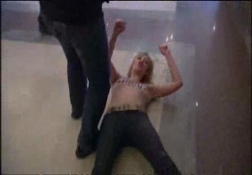 Femen: Yo robo para Putin