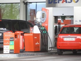 Las tensiones políticas provocan la subida del gasóleo