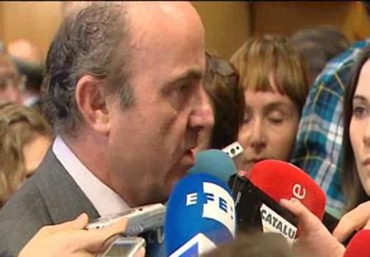 El Gobierno intenta convencer a Bruselas para que le baje el objetivo de déficit