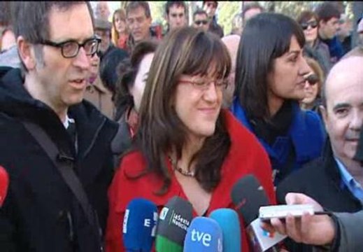 Indignados increpan a Soraya Rodríguez