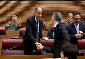 Camps en desde las Cortes Valencianas: "Ya estoy aquí"