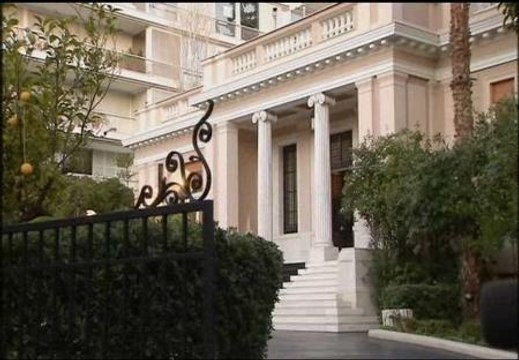 El Gobierno griego accede a recortar las pensiones a cambio de la ayuda internacional