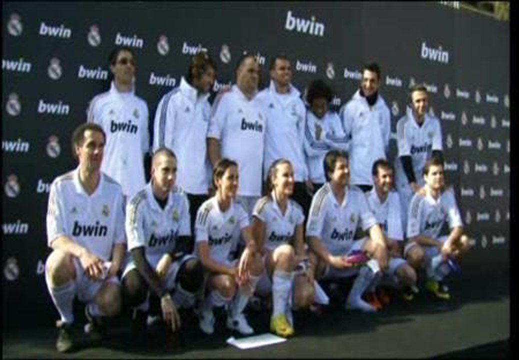Los jugadores del Real Madrid entrenan con sus aficionados