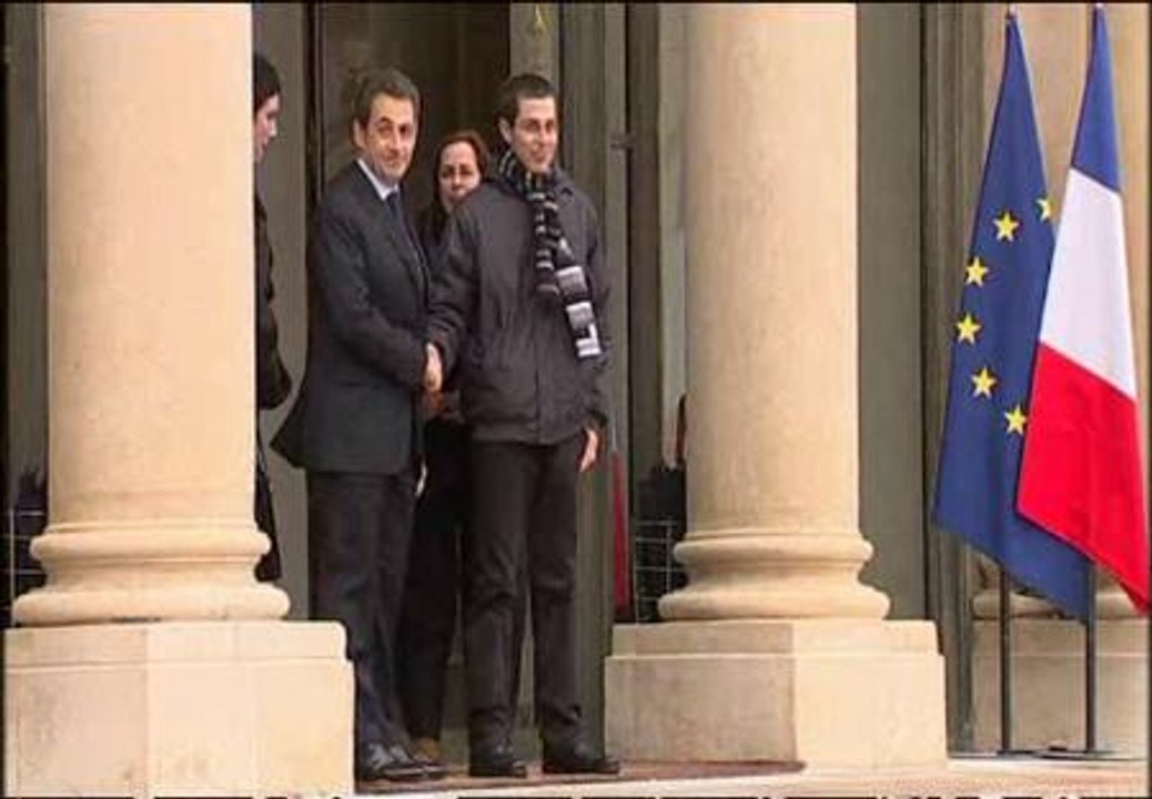Sarkozy recibe al soldado israelí secuestrado cinco años en Gaza