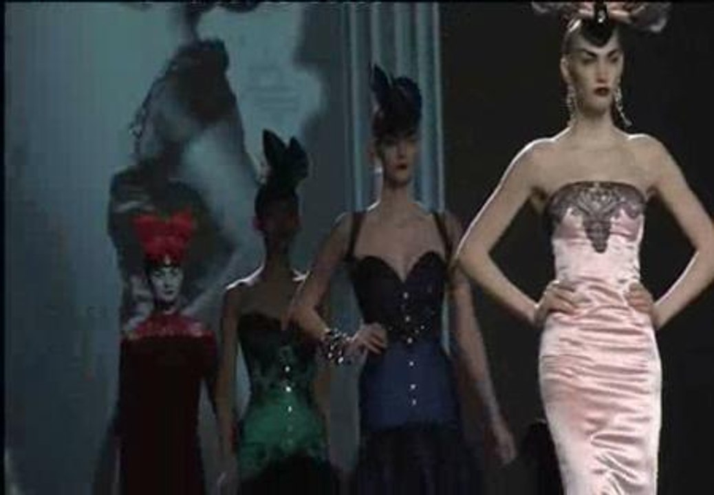 Maya Hansen recupera el glamour y la elegancia de las actrices de los años 50