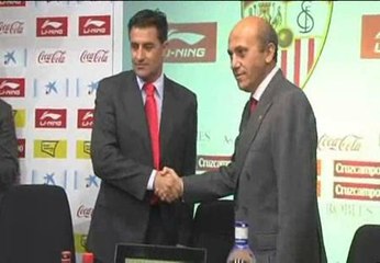Llega Míchel al banquillo del Sevilla, se marcha Marcelino
