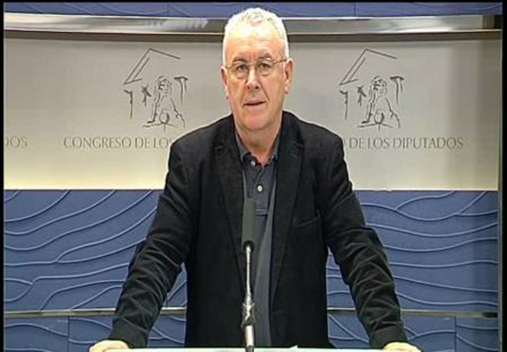 Cayo Lara critica la sentencia contra Garzón cuando "los presuntos corruptos todavía no se han sentado en el banquillo"