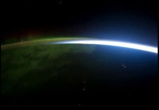 El nacimiento de una aurora boreal