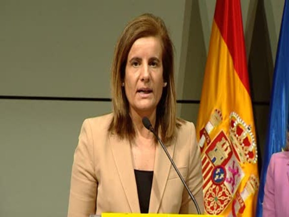 Báñez valora "positivamente" la reunión con los sindicatos