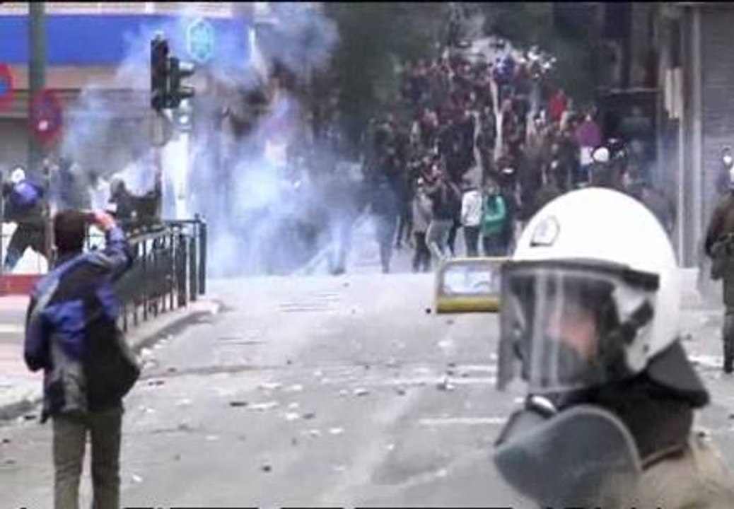 Violentos enfrentamientos en Grecia entre manifestantes y fuerzas de seguridad