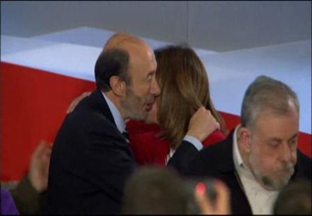 Cariñoso saludo entre Rubalcaba y Chacón