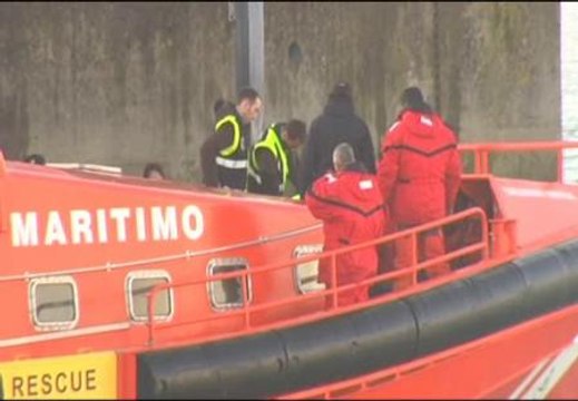 Continúa la búsqueda de los tres desaparecidos en la playa coruñesa del Orzán