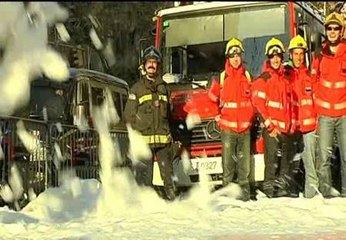 Los bomberos catalanes protestan por los recortes