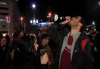 150 personas celebran en Barcelona la muerte de Fraga