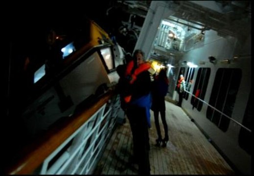 Un vecino de Portonovo inmortaliza con su cámara el hundimiento del Costa Concordia