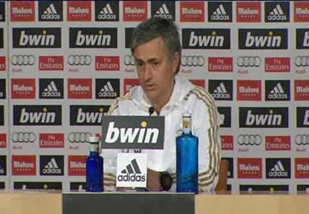 Mourinho: "No se puede ganar al Barça encajando un gol a balón parado"