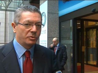 Gallardón rechaza reformar la Constitución "desde uno de los lados ideologicos sin el acuerdo de los otros"